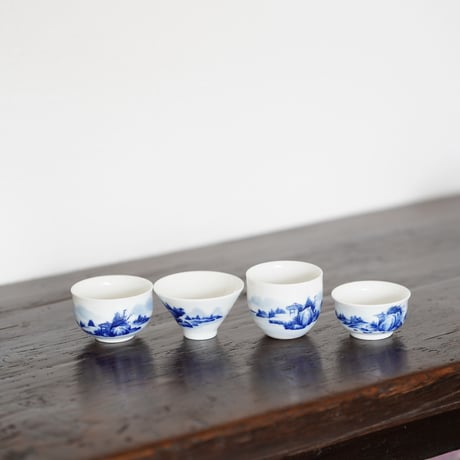 手描き染付茶杯 山水 PC057