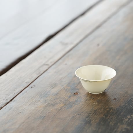 青花松雲紋茶杯 PE018
