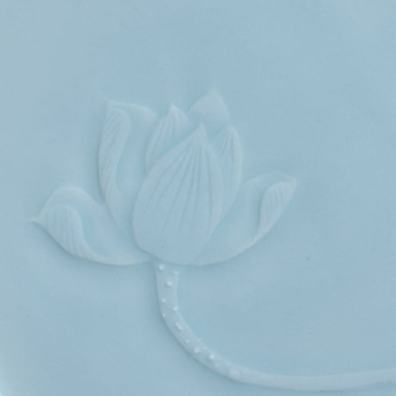 中国美術 白磁 刻草花紋 盤 φ15cm 影青(K-XA681) 青白磁茶盤 PF153 | Looking For 物色