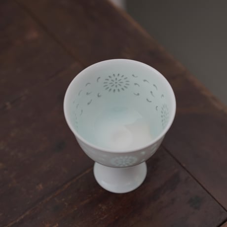 青白磁玲瓏高足杯 PW077