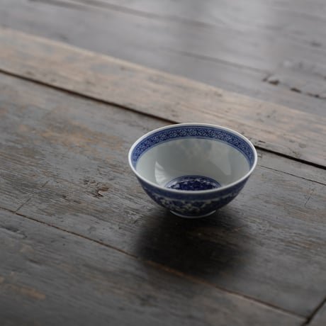 青花纏枝蓮紋杯 PF255