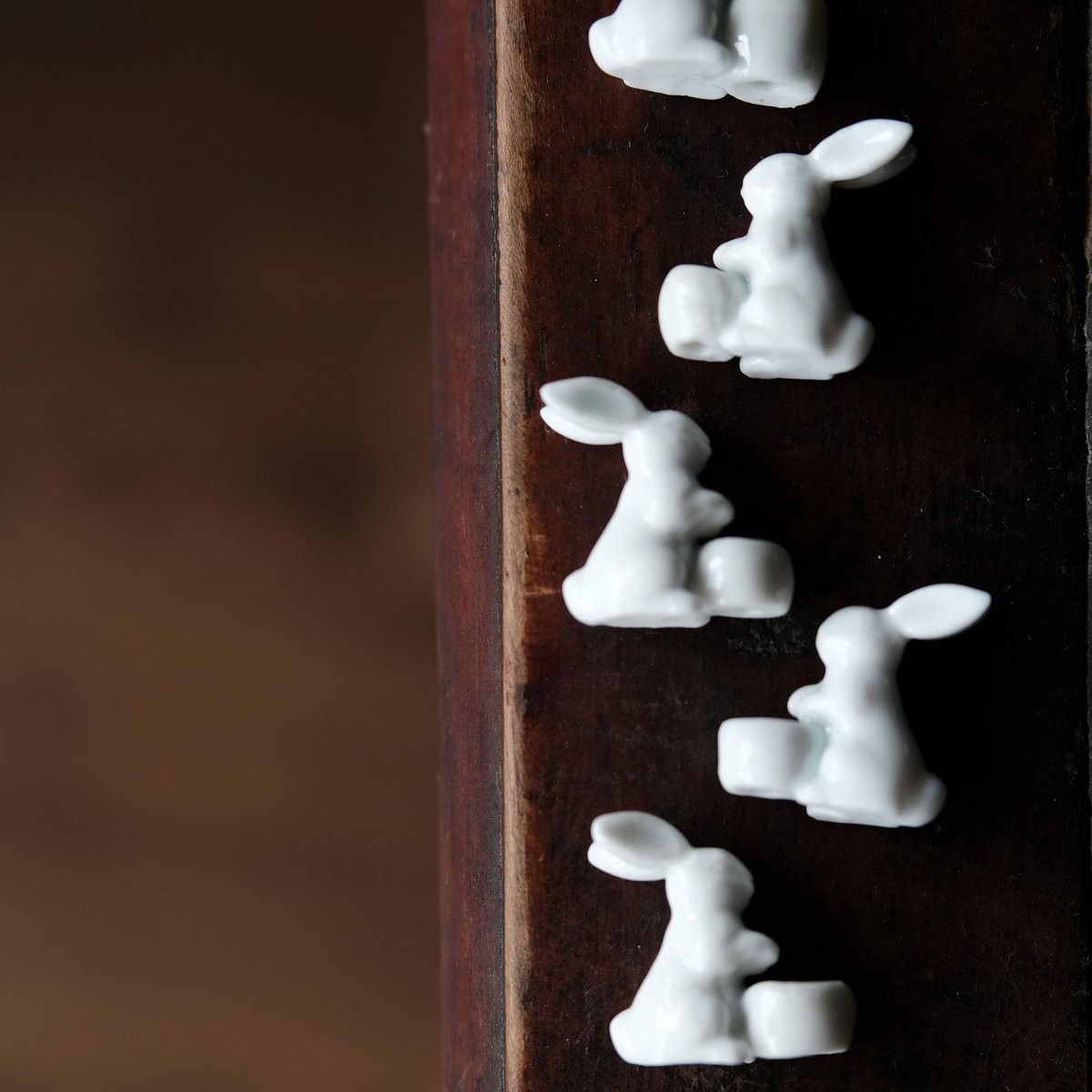 白兎　9.5 ✖️4本 青白磁うさぎ PW039 | Looking For 物色