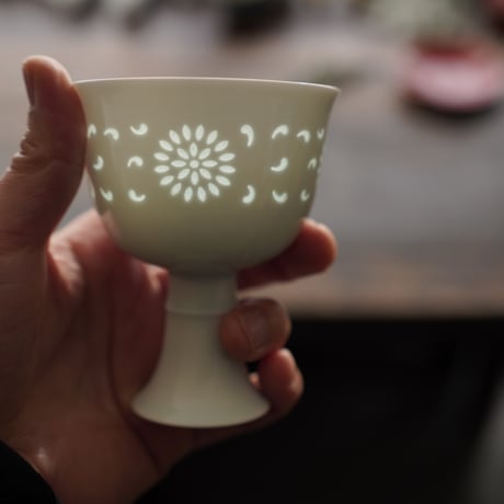 青白磁玲瓏高足杯 PW077