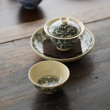 青花千葉文茶杯 PE016