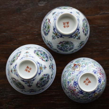 斗彩団菊茶杯 PF155