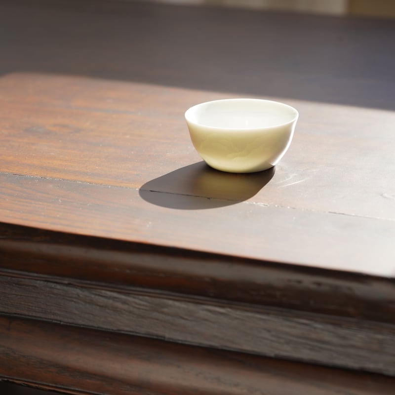 青白磁茶杯 山水 PC022 | Looking For 物色