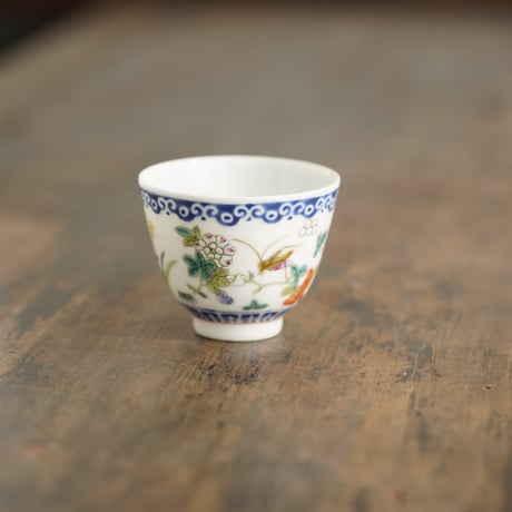 五彩花虫茶杯 PA083
