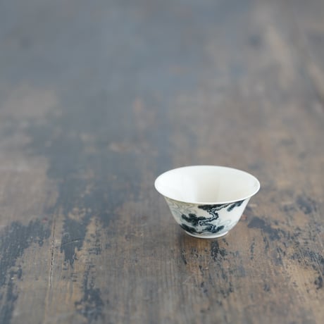 青花松雲紋茶杯 PE018