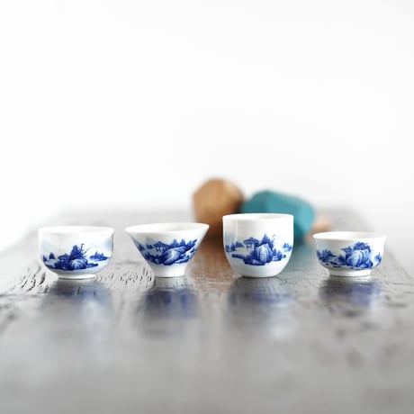 手描き染付茶杯 山水 PC057