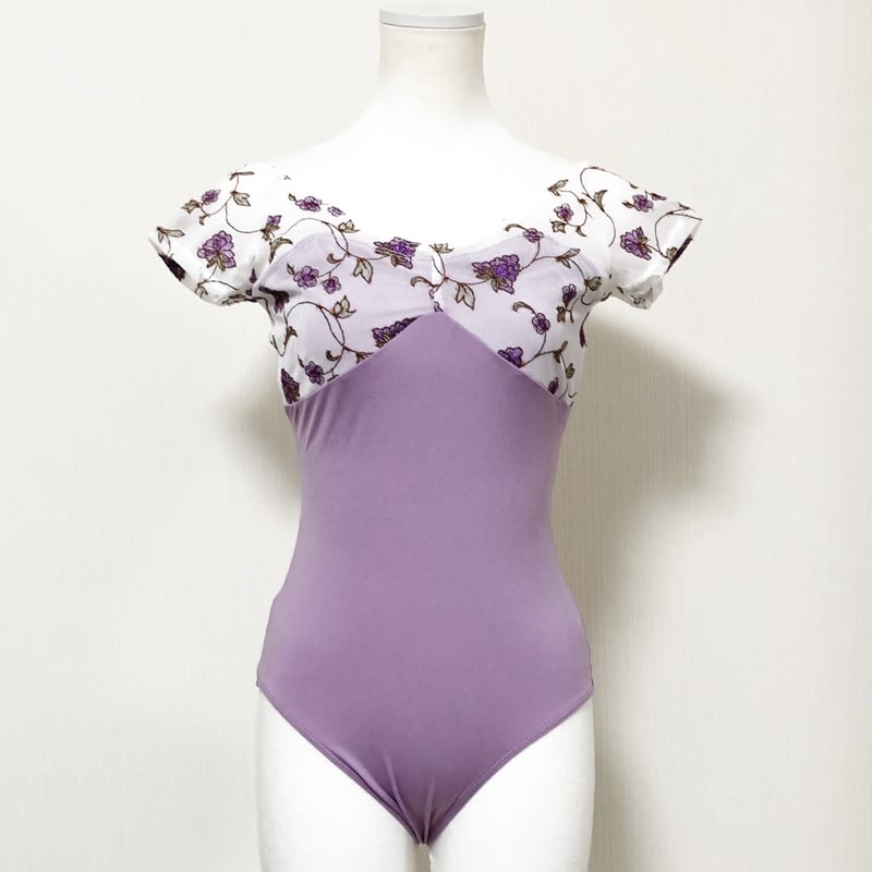 シルフィーヌ　LUCAS　ルカ　花柄　刺繍　サイズ40　２回着用 シルフィーヌ LUCAS ルカ 花柄 刺繍 サイズ40 2回着用 シルフィーヌ