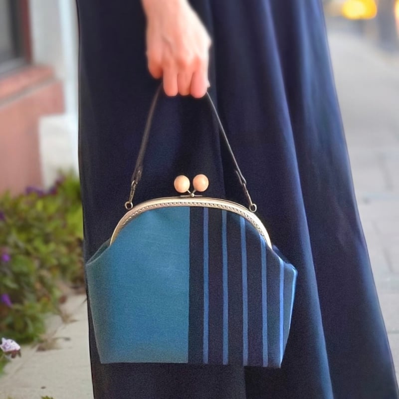 ぽってり可愛い 浴衣・着物に持ちたいがま口bag（ブルー系）木玉 会津