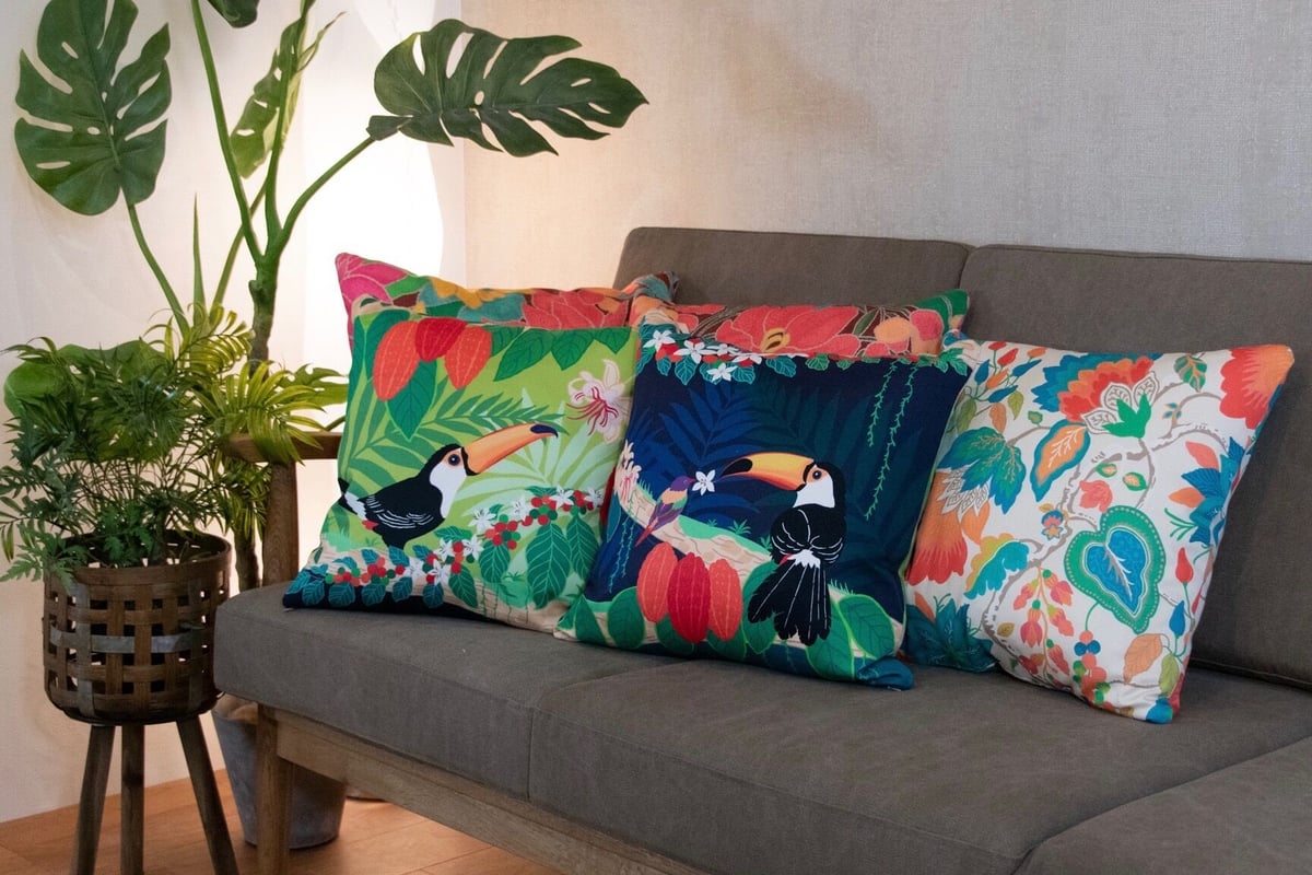 オオハシくんとカカオ・コーヒーの木 / クッションカバー | バード