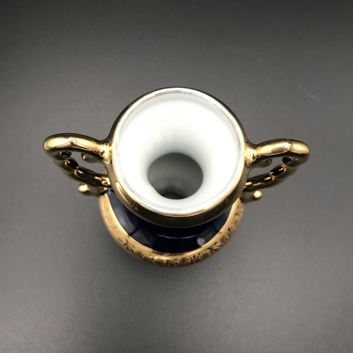 リモージュ焼　美しい濃紺と金彩の鉢　花入れ　花器 Amazon.co.jp: リモージュ LIMOGES CASTEL 22K 金 絵皿 小物入れ
