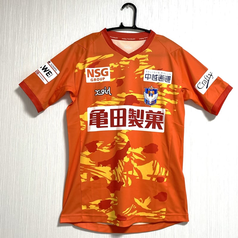 アルビレックス新潟　ゴールキーパーユニフォーム　オレンジ　２ＸＬ　ネーム無し アルビレックス新潟 GKユニフォーム オレンジ 未使用 2XL