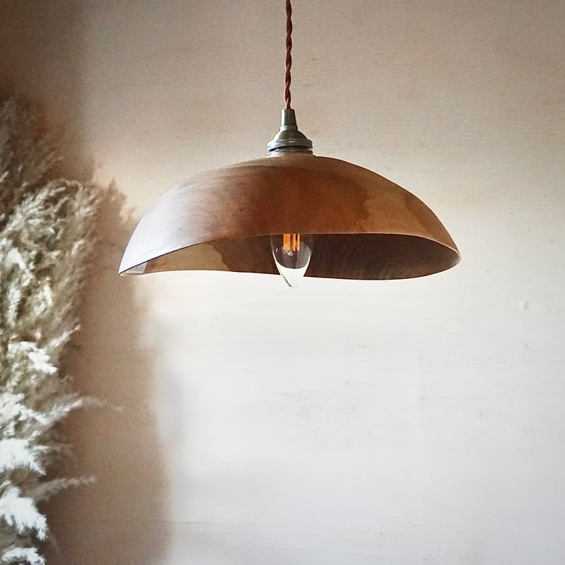 天然木ハンドメイドコーナーランプ クリ】天然木のランプシェード | iichi 日々の暮らしを心地よくする