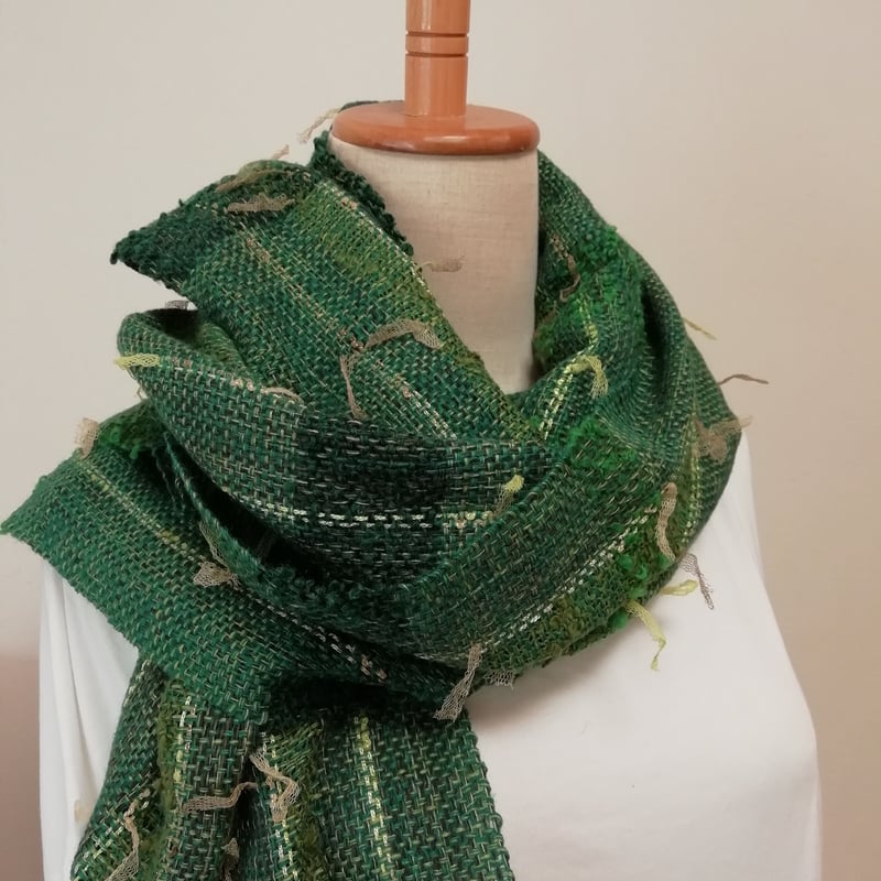 手織りのマフラー ひらひら緑 | おりひと綾 