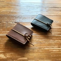革コンチョの２つ折りウォレット　全8色