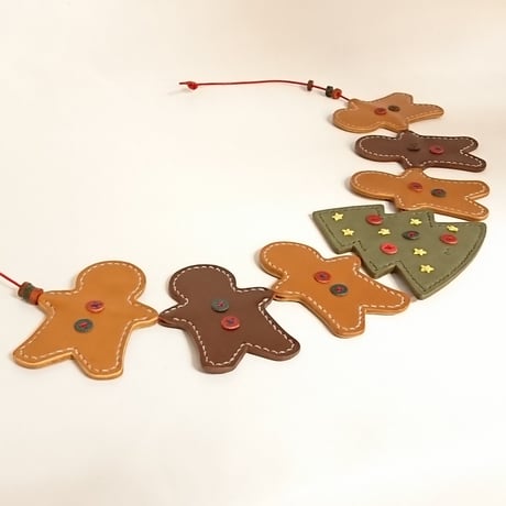 革でできたジンジャーマンクッキーのガーランド  (Xmas Ver.)