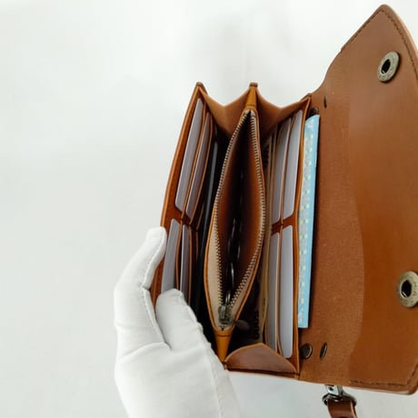 お財布ショルダーバッグ　少し大きめ　ダブルホック
