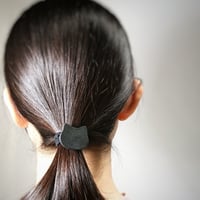 革のヘアゴム　ネコ　全4色