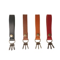 3連ハカマナスカンのキーホルダー　全４色