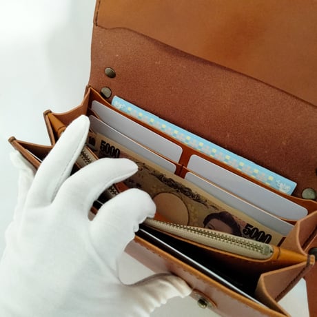 お財布ショルダーバッグ　少し大きめ　ダブルホック