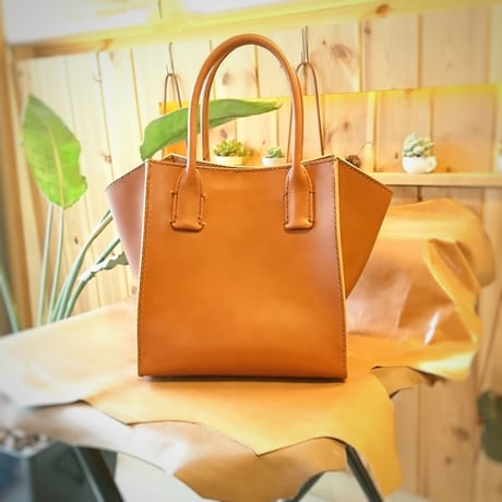 BOX型のトートバッグ　全8色