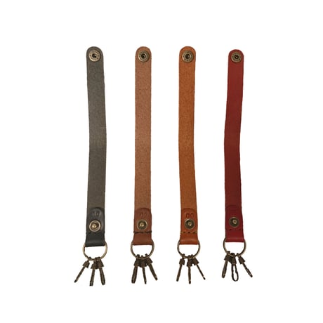 3連ハカマナスカンのキーホルダー　全４色