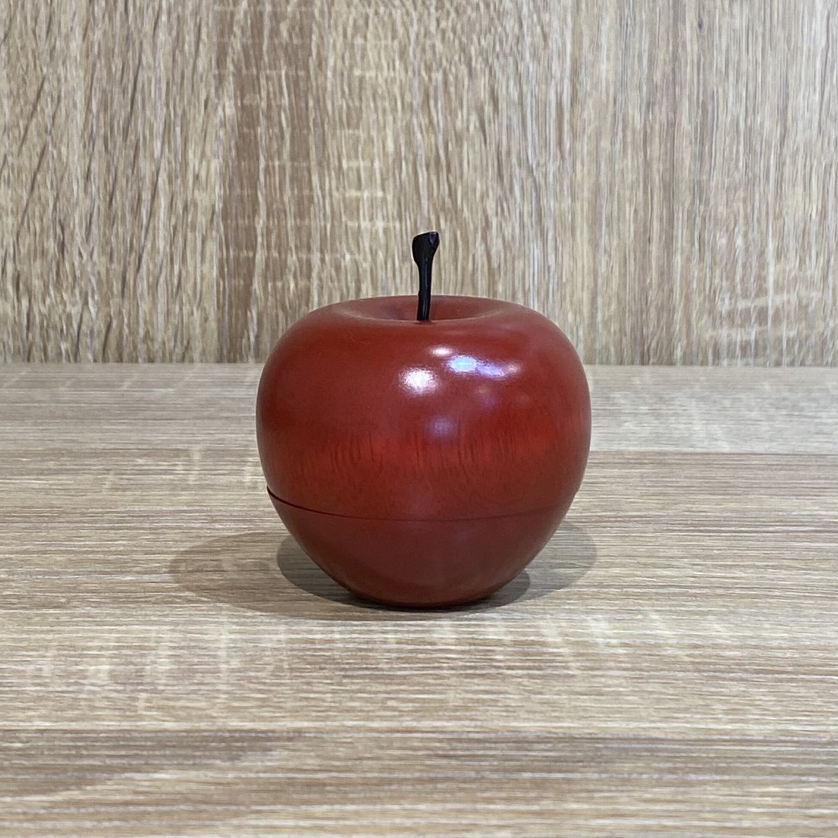 【七宝】林檎 リンゴ りんご【エナメル】蓋付き器 【香合】 奥の麻衣子 りんご (蓋物) | 久遠