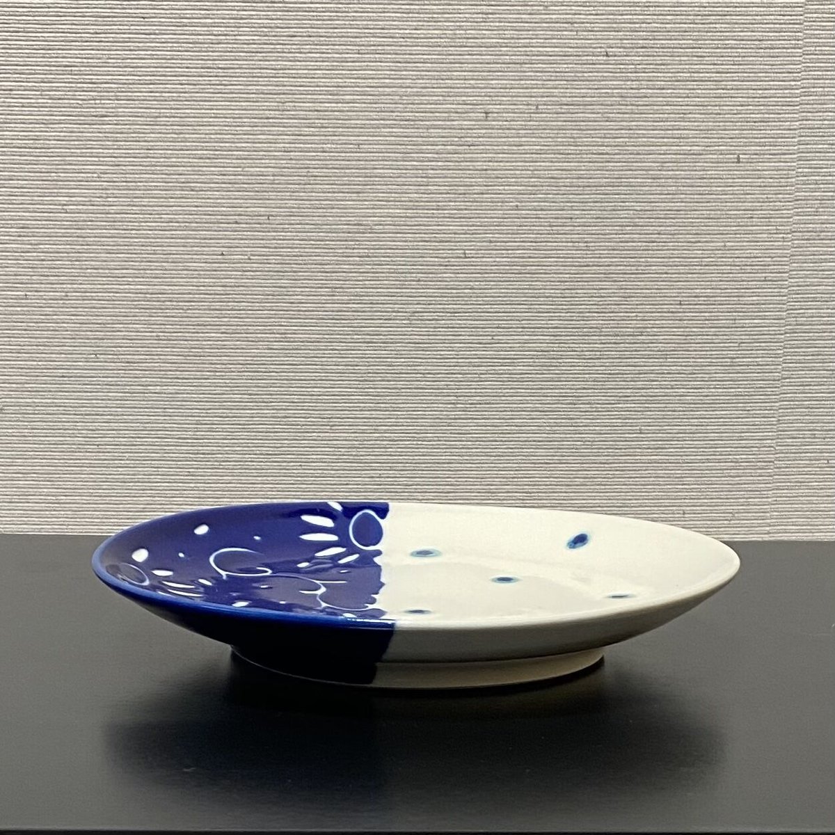 高江洲陶磁器 唐草模様皿 青・6寸 | 久遠
