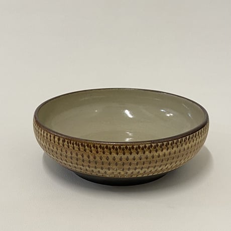 ツチノヒ　トビカンナ丸鉢　(6寸)