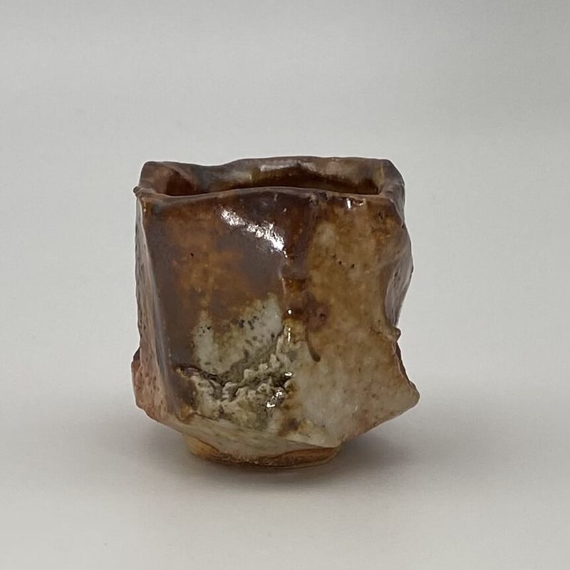 新学 志野鎬ぐい呑 | 久遠