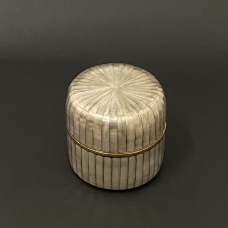 studio iiro   削蓋物