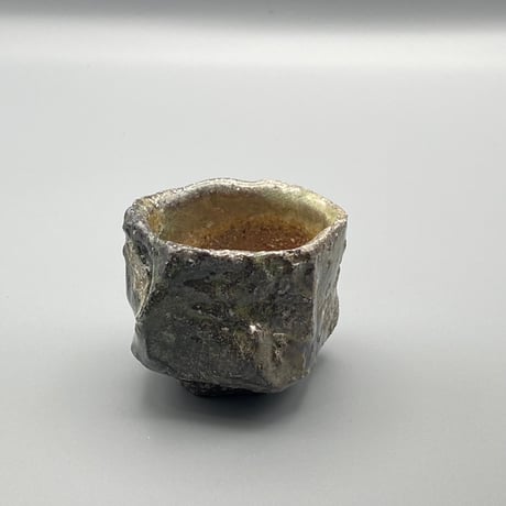新 学　　伊賀鎬ぐい呑