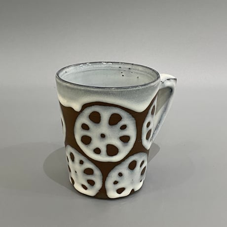 西端春奈　末晴窯　蓮根マグカップ