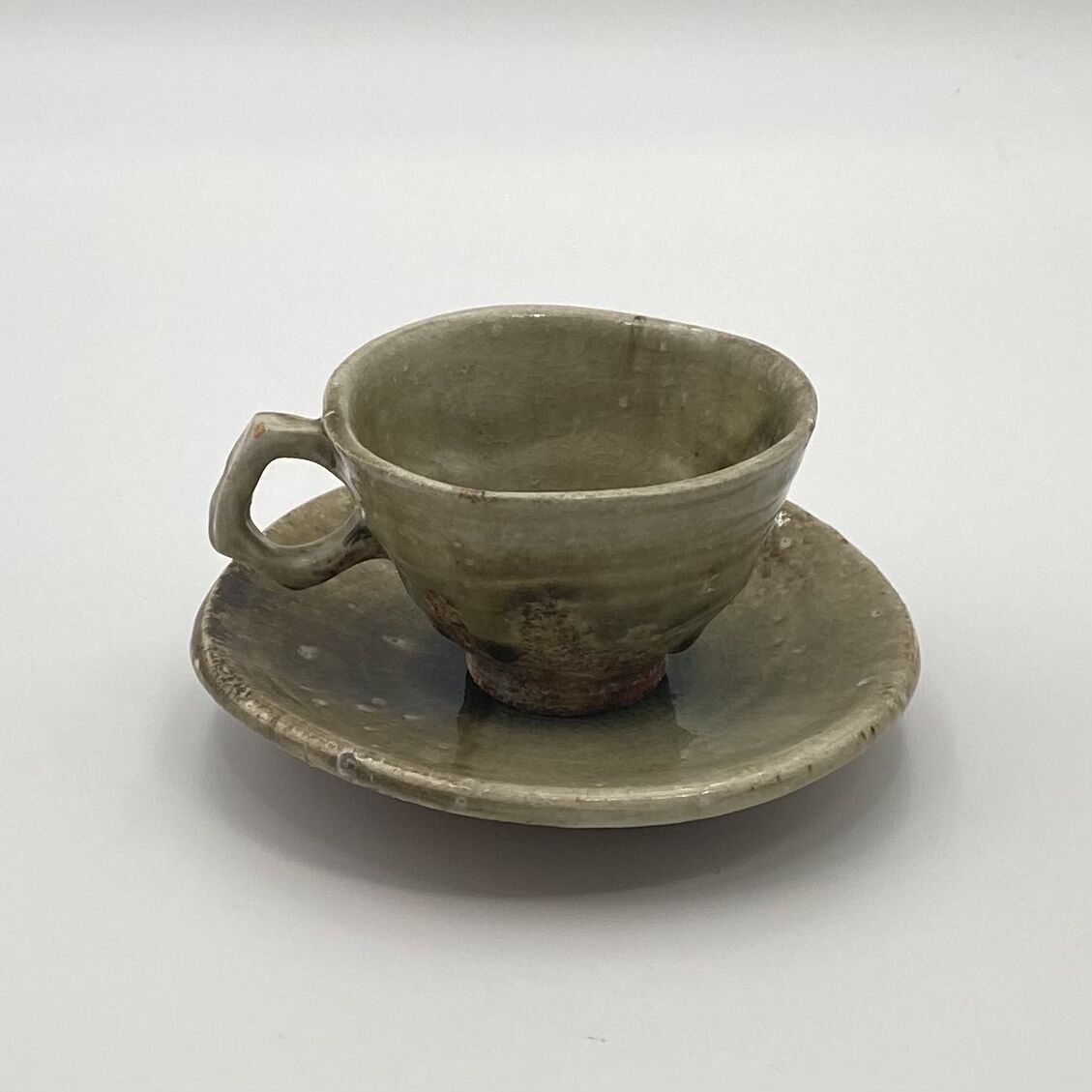 新 学 (あたらし まなぶ) 灰釉珈琲碗・皿 | 久遠 新 学 (あたらし まなぶ) 灰釉珈琲碗・皿 | 久遠