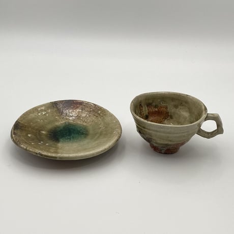 新　学　(あたらし　まなぶ)    灰釉珈琲碗・皿