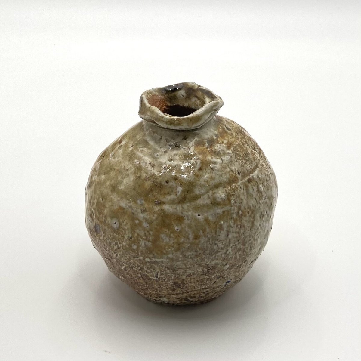 伊賀の蹲 天然石 蹲(つくばい) 064 手水鉢【商品番号：m-ni064】