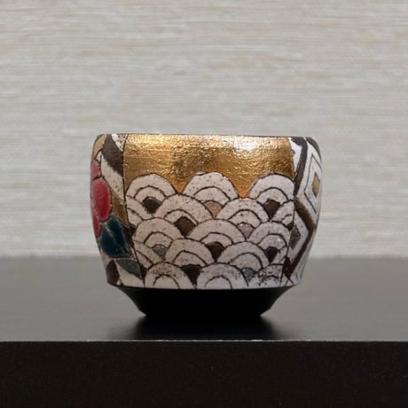 伊藤千穂　「煌椿」ぐい吞