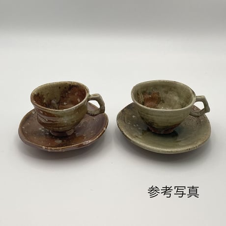 新　学　(あたらし　まなぶ)    灰釉珈琲碗・皿