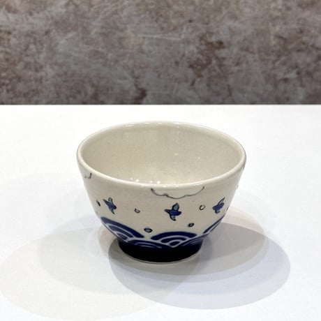 高江洲陶磁器　波千鳥ぐい呑 (上絵)