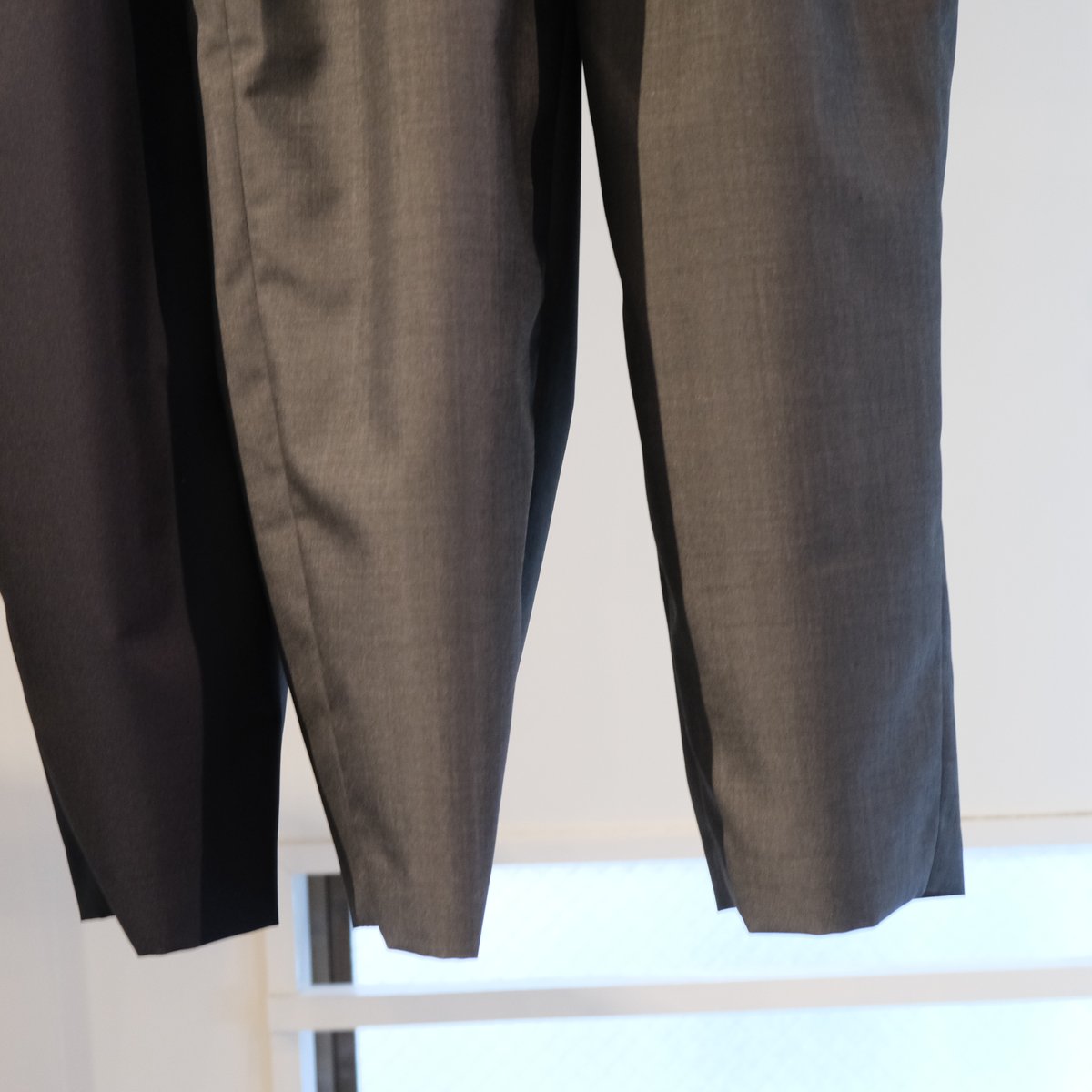 BATONER Men SUMMER MOHAIR 2TUCK PANTS BN-24SM-0