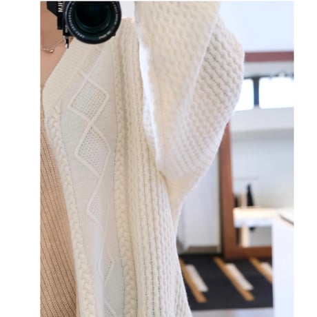Thomas magpie    bicolor aran knit