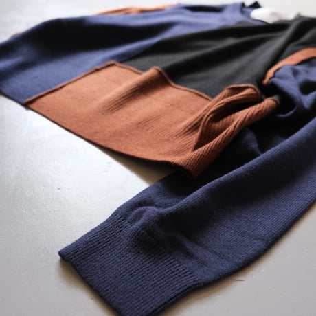 THOMAS MAGPIE 　トーマスマグパイ　crew neck knit　2213701
