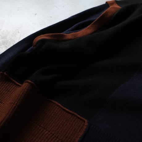 THOMAS MAGPIE 　トーマスマグパイ　crew neck knit　2213701