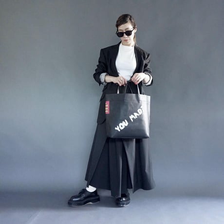 INTOXIC.    RESONATES    Mad strap tote 　ブラック