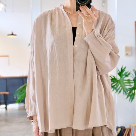 suzuki takayuki over blouse