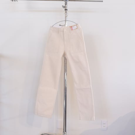 M53.　LUDMILA　ベイカーパンツ　Off　White　M-107