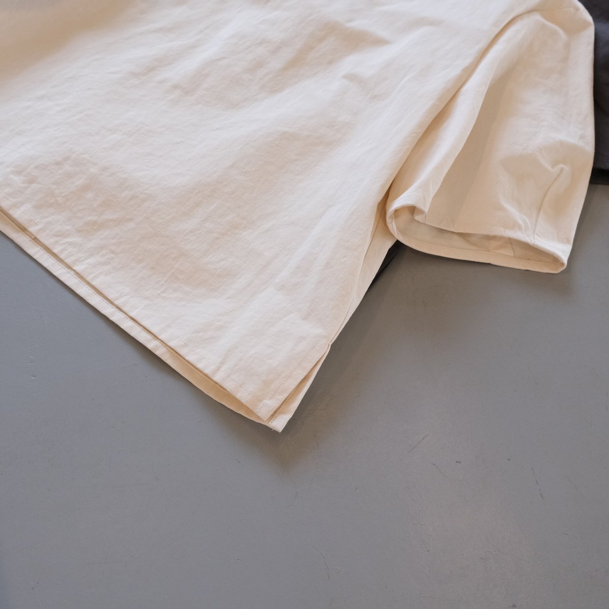 完売！SINMEシンメ   Uネックトップス　¥27,500  タグ付き SINME Uネックトップス S23SS-11 | geep