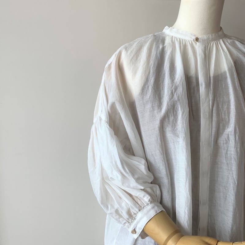 suzuki takayuki puff-sleeve blouse nude